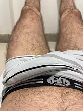 Snapshot of XUCRUTES42 chatting on January 2026 12:05:01 AM XUCRUTES42 online show from January 2026 12:05:01 AM