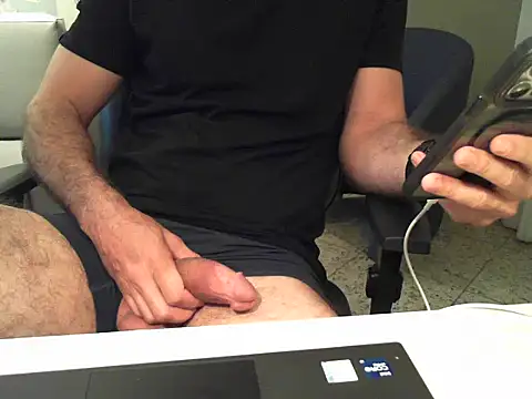 Snapshot of XUCRUTES42 chatting on February 2026 09:46:02 PM XUCRUTES42 online show from February 2026 09:46:02 PM