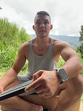 Marco Vega online show from November 2025 07:13:02 PM