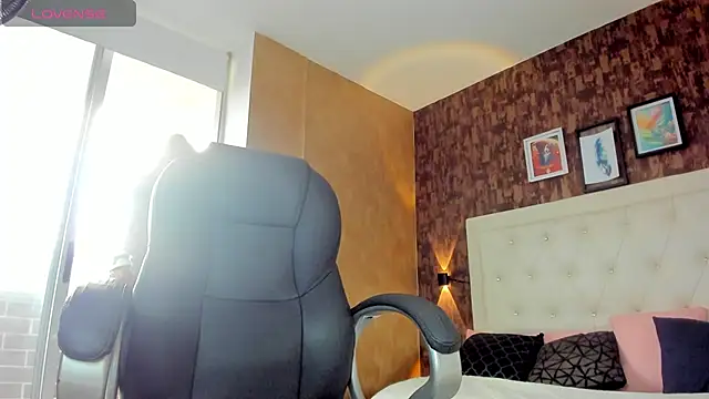 sweet  vanessa1 online show from March 2026 10:24:02 PM