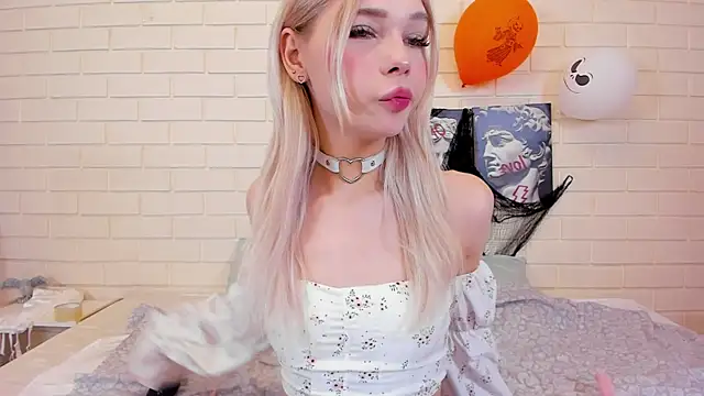 Blondy Fina online show from November 2025 04:46:01 AM