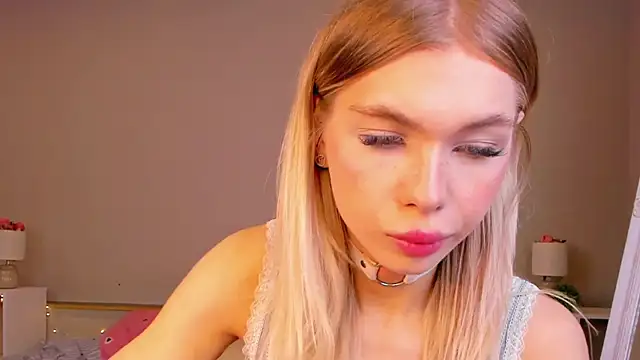 Snapshot of Blondy_Fina chatting on May 2026 05:14:02 AM Blondy Fina online show from May 2026 05:14:02 AM