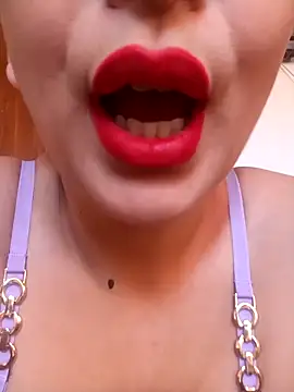 LINA-DALOUA online show from November 2025 12:31:02 PM