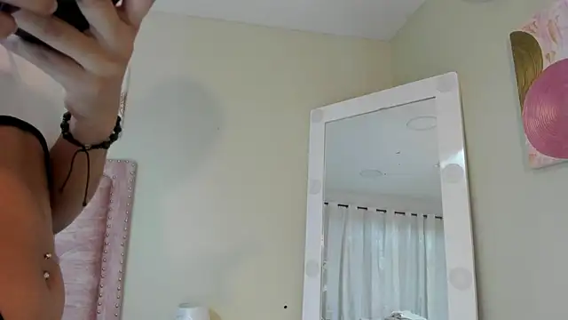 Snapshot of Mei_Lin_Luna chatting on October 2025 09:57:01 PM Mei Lin Luna online show from October 2025 09:57:01 PM