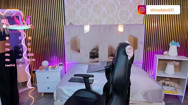 Shinedark tay1 online show from September 2025 03:29:01 AM