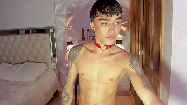 Wyatt Rose online show from November 2025 04:01:02 AM