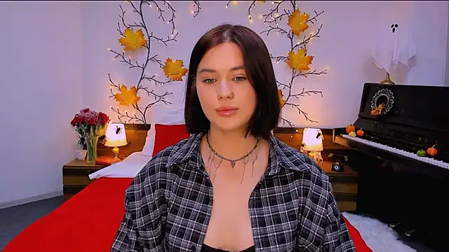 lil angel  online show from October 2025 01:13:01 PM