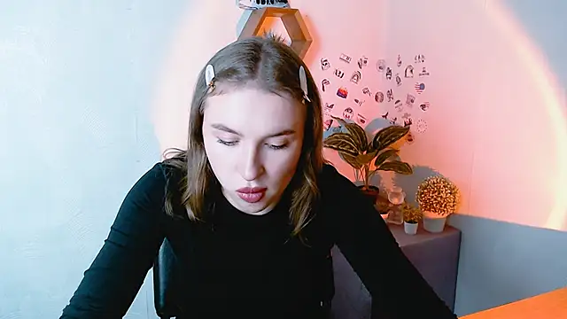 JuliaTopp  online show from September 2025 12:29:01 PM