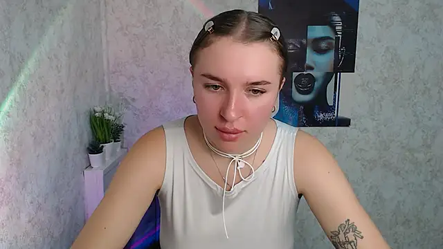 JuliaTopp  online show from October 2025 06:37:01 PM