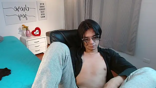 davoxer online show from September 2025 03:39:02 AM