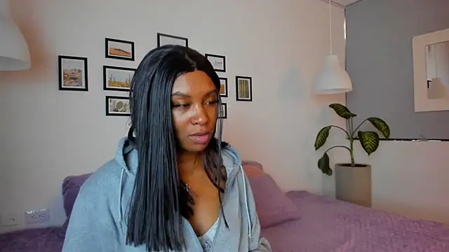 Coco joness online show from December 2025 07:44:01 PM