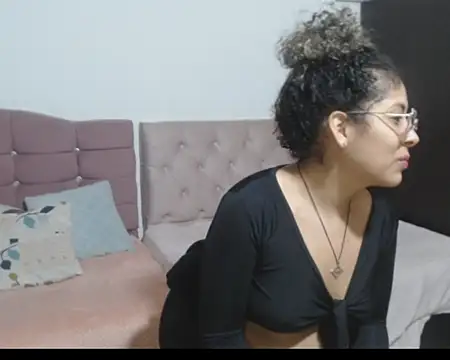 Snapshot of CATTALINAHOT chatting on February 2026 03:10:01 AM CATTALINAHOT online show from February 2026 03:10:01 AM