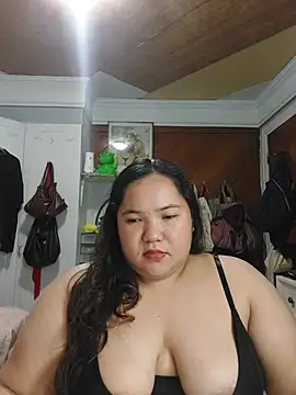 LianaCruzado online show from July 2026 03:10:02 PM