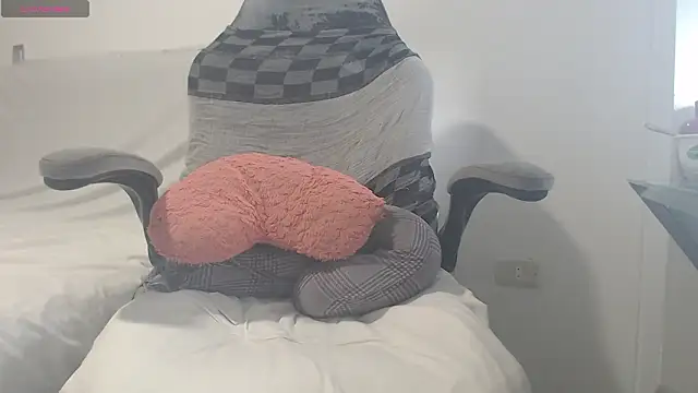 Snapshot of mia_duvall chatting on February 2026 03:15:02 PM mia duvall online show from February 2026 03:15:02 PM