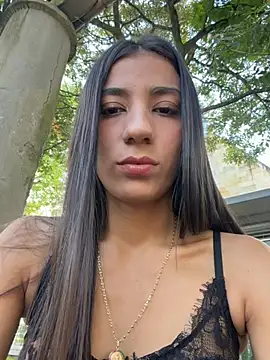 -juicy  online show from June 2026 09:25:01 PM