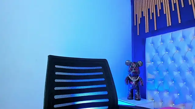 Scarlet fx online show from September 2025 07:04:01 PM