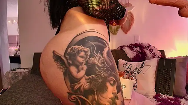 Claiborne Morris online show from November 2025 06:23:02 PM