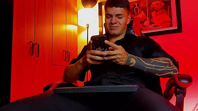 ALPHA DOMINUS  online show from November 2025 04:02:02 AM