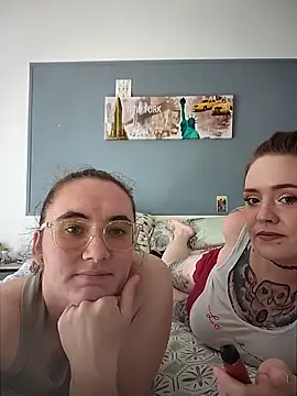 AndHerXO online show from April 2026 02:37:01 PM