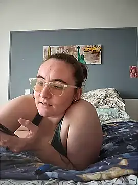 AndHerXO online show from May 2026 11:37:01 AM