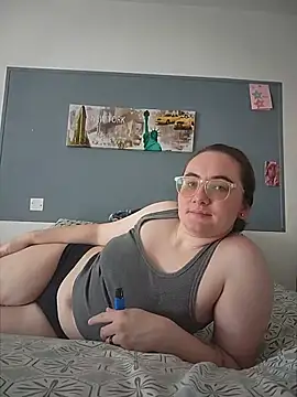 AndHerXO online show from July 2026 01:43:01 PM