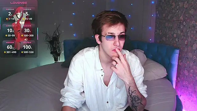 KiskaKurt online show from September 2025 11:23:02 AM