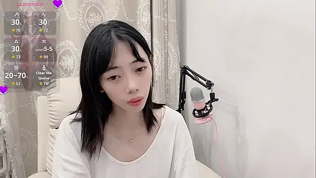 Snapshot of tuantuanle chatting on April 2026 06:13:02 PM tuantuanle online show from April 2026 06:13:02 PM