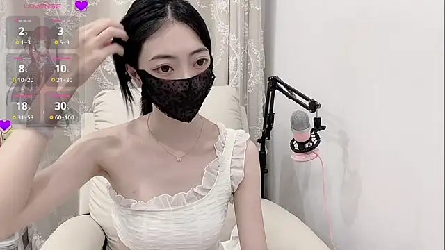 Snapshot of tuantuanle chatting on May 2026 01:17:02 PM tuantuanle online show from May 2026 01:17:02 PM
