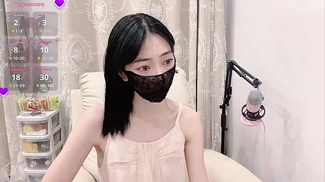 Snapshot of tuantuanle chatting on May 2026 03:42:02 PM tuantuanle online show from May 2026 03:42:02 PM