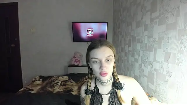 Snapshot of AlisTris chatting on November 2025 12:27:02 PM AlisTris online show from November 2025 12:27:02 PM