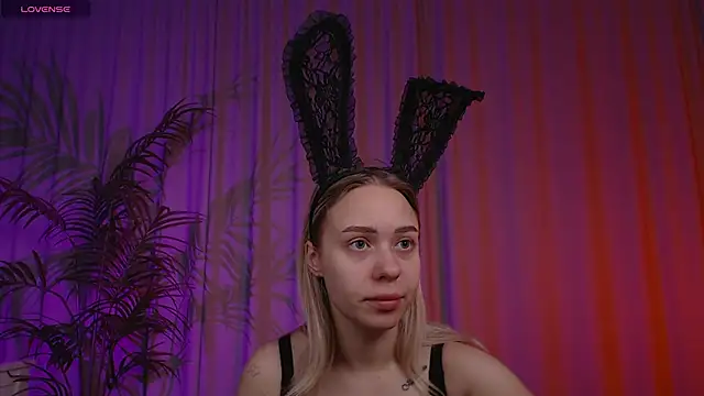 Snapshot of Pooja_Hegde chatting on October 2025 01:14:01 AM Pooja Hegde online show from October 2025 01:14:01 AM