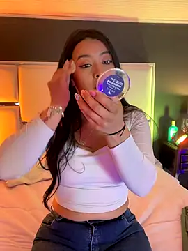 BellaFernandez   online show from November 2025 01:00:01 PM