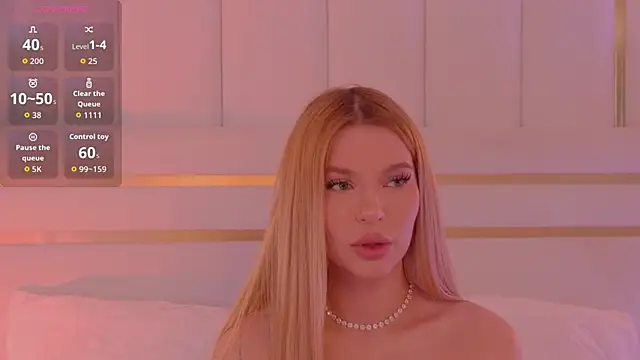 Snapshot of AriellaMelo chatting on December 2025 06:31:02 AM AriellaMelo online show from December 2025 06:31:02 AM