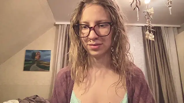 Snapshot of SenseInner chatting on November 2025 04:40:02 PM SenseInner online show from November 2025 04:40:02 PM