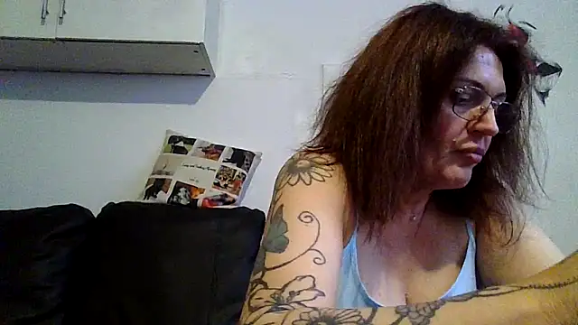 Snapshot of RubyyRosee chatting on May 2026 01:43:02 PM RubyyRosee online show from May 2026 01:43:02 PM