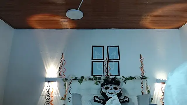 Megan 05  online show from November 2025 07:25:02 PM