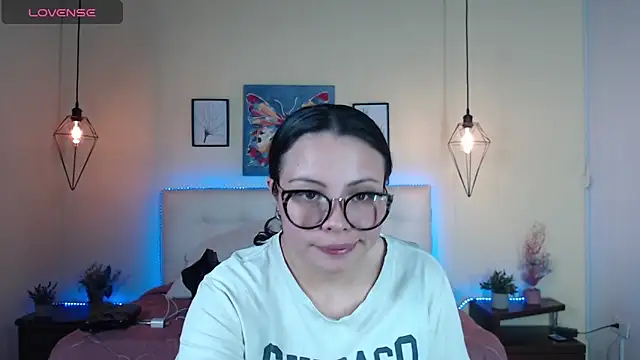 Snapshot of Megan_05_ chatting on June 2026 07:03:02 PM Megan 05 online show from June 2026 07:03:02 PM
