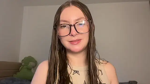 velvet  moon online show from May 2026 10:04:01 PM