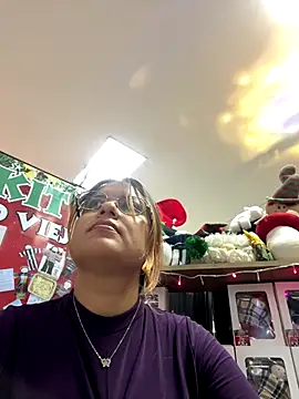 Snapshot of iamlucy chatting on November 2025 10:09:01 PM iamlucy online show from November 2025 10:09:01 PM