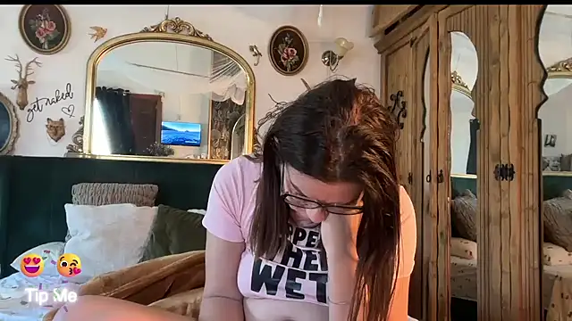 Snapshot of _Melia_ chatting on June 2026 01:50:01 PM Melia online show from June 2026 01:50:01 PM