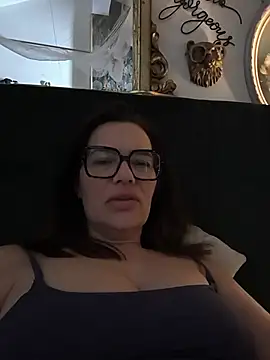 Snapshot of _Melia_ chatting on June 2026 08:31:01 AM Melia online show from June 2026 08:31:01 AM