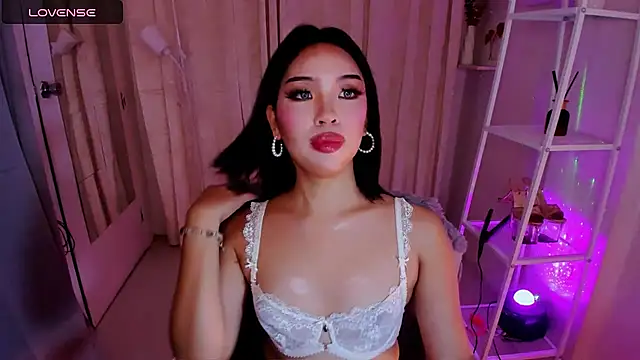 Snapshot of MS_LUNA chatting on November 2025 08:31:01 PM MS LUNA online show from November 2025 08:31:01 PM