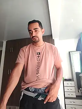 stivenlujan69 online show from November 2025 01:21:02 PM