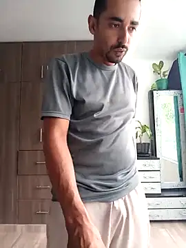 stivenlujan69 online show from November 2025 02:17:02 PM