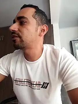 stivenlujan69 online show from February 2026 07:50:02 PM