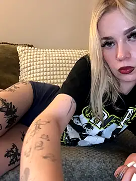 marnemzavar444 online show from September 2025 08:36:02 PM