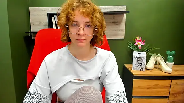 juicyPenny online show from September 2025 06:26:02 AM