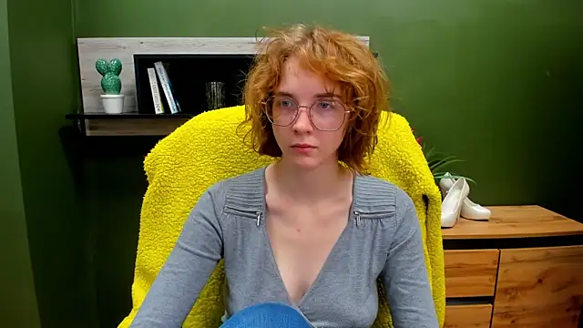 juicyPenny online show from September 2025 06:28:02 AM