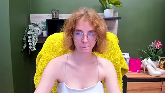 juicyPenny online show from October 2025 06:24:02 AM