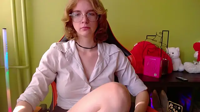 Snapshot of juicyPenny chatting on June 2026 06:27:02 AM juicyPenny online show from June 2026 06:27:02 AM